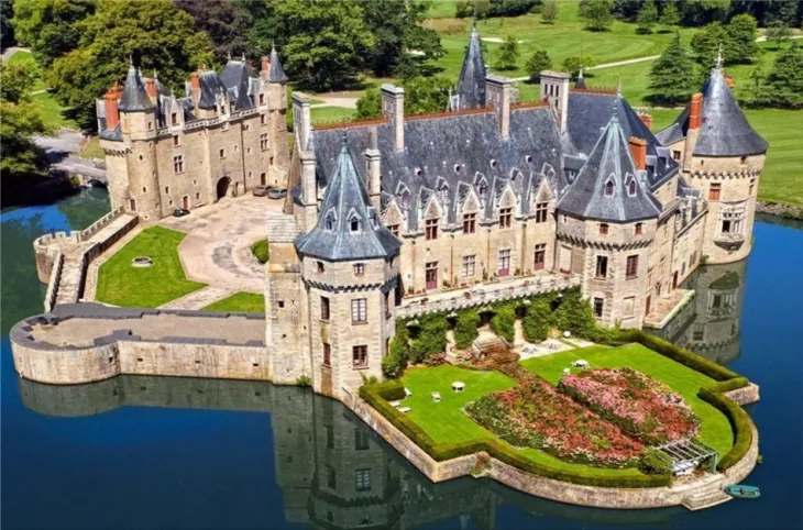 The Loire Valley, with its numerous castles and fascinating history