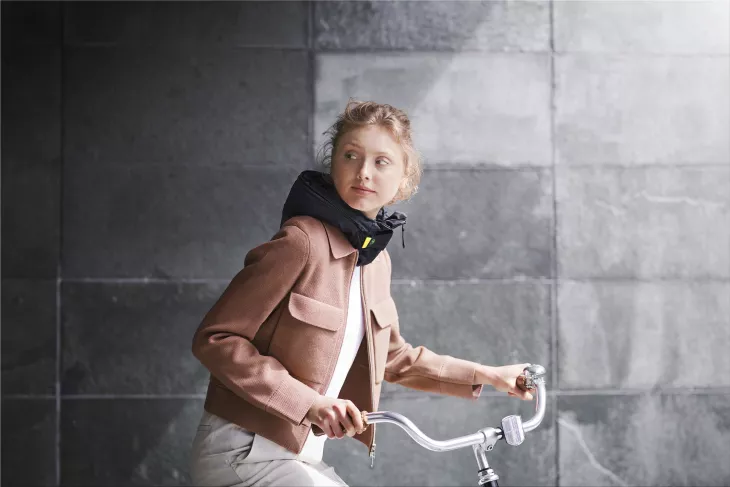 Stay safe and stylish on your bike with the Hövding 3 airbag collar